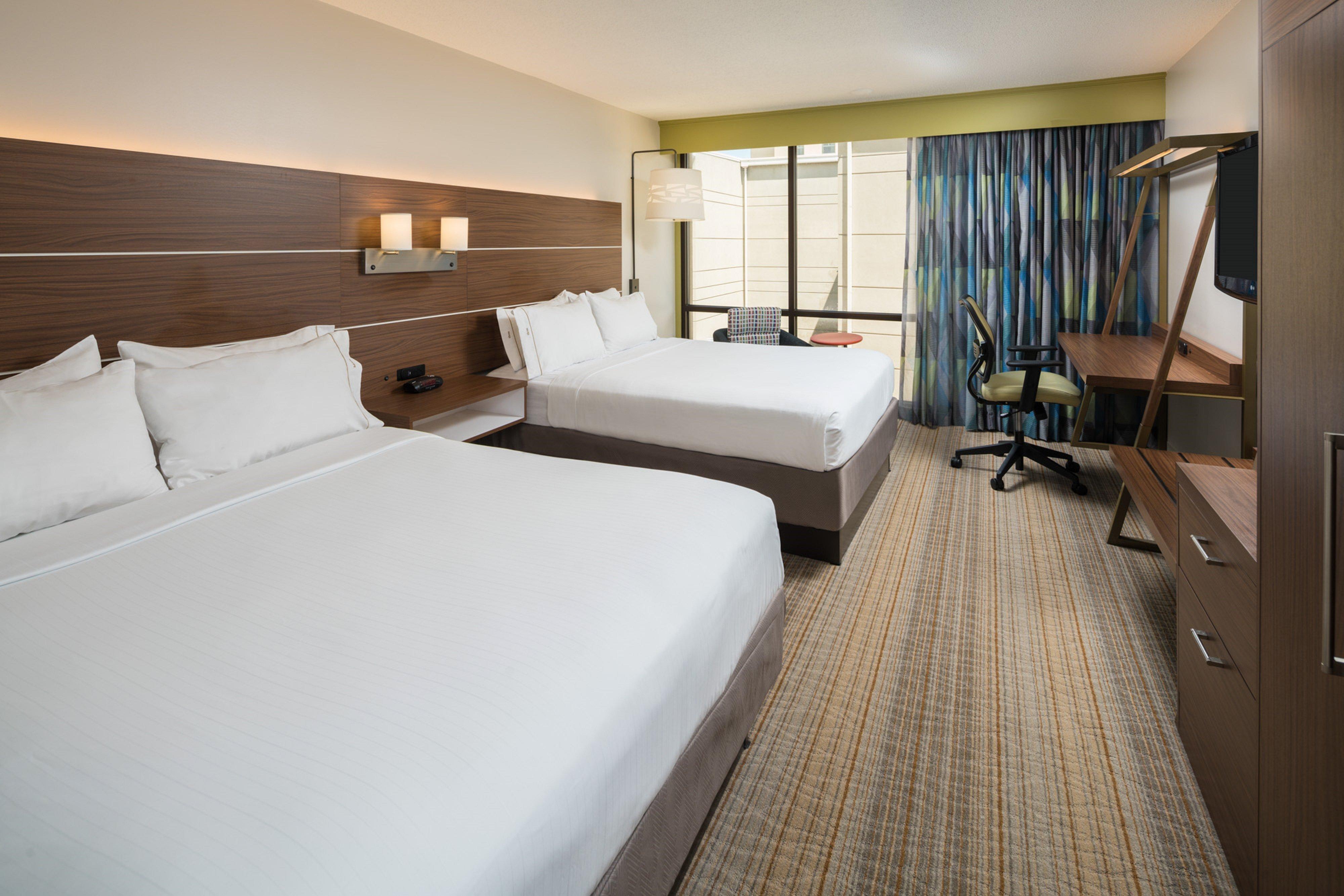 Holiday Inn Express & Suites Springfield By Ihg Exterior photo