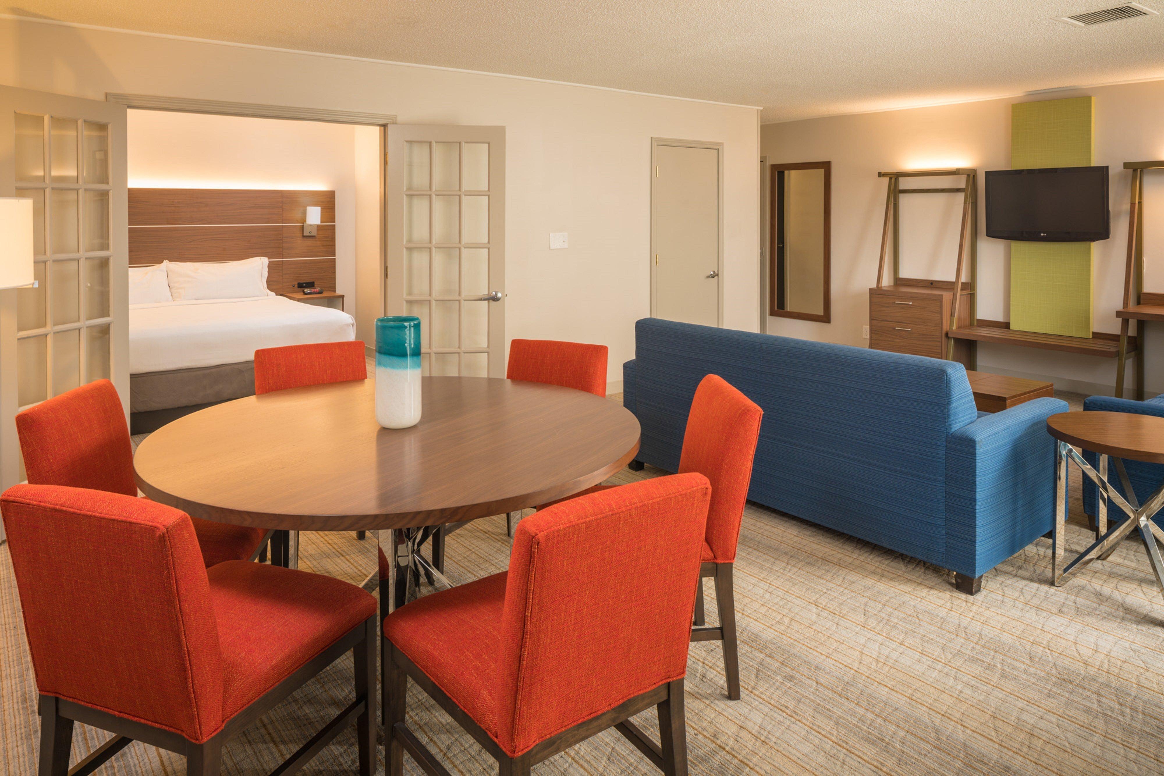 Holiday Inn Express & Suites Springfield By Ihg Exterior photo
